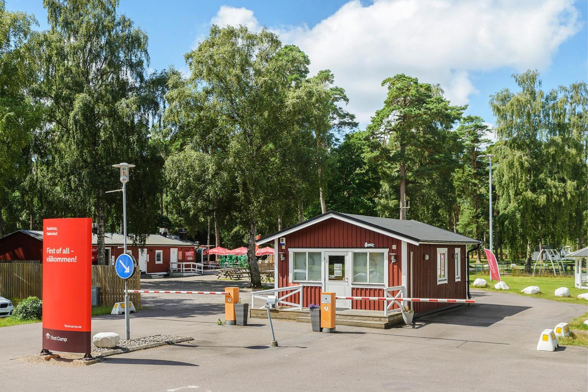 First Camp Karlstorp-هالمستاد المظهر الخارجي الصورة